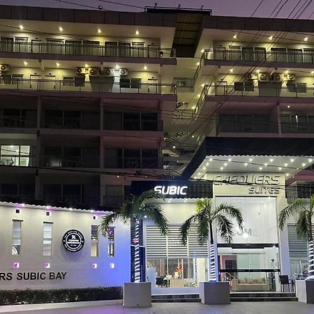 Chequers Suites Subic Bay Олонгапо Экстерьер фото